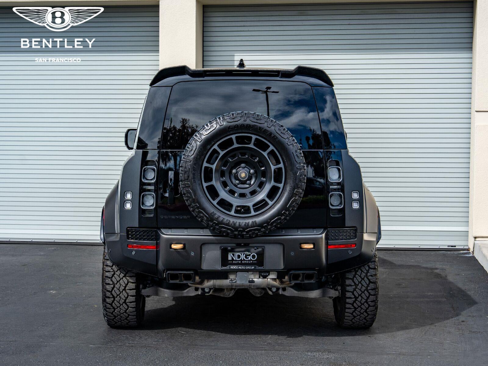2025 Land Rover Defender URBAN OCTA Edition One