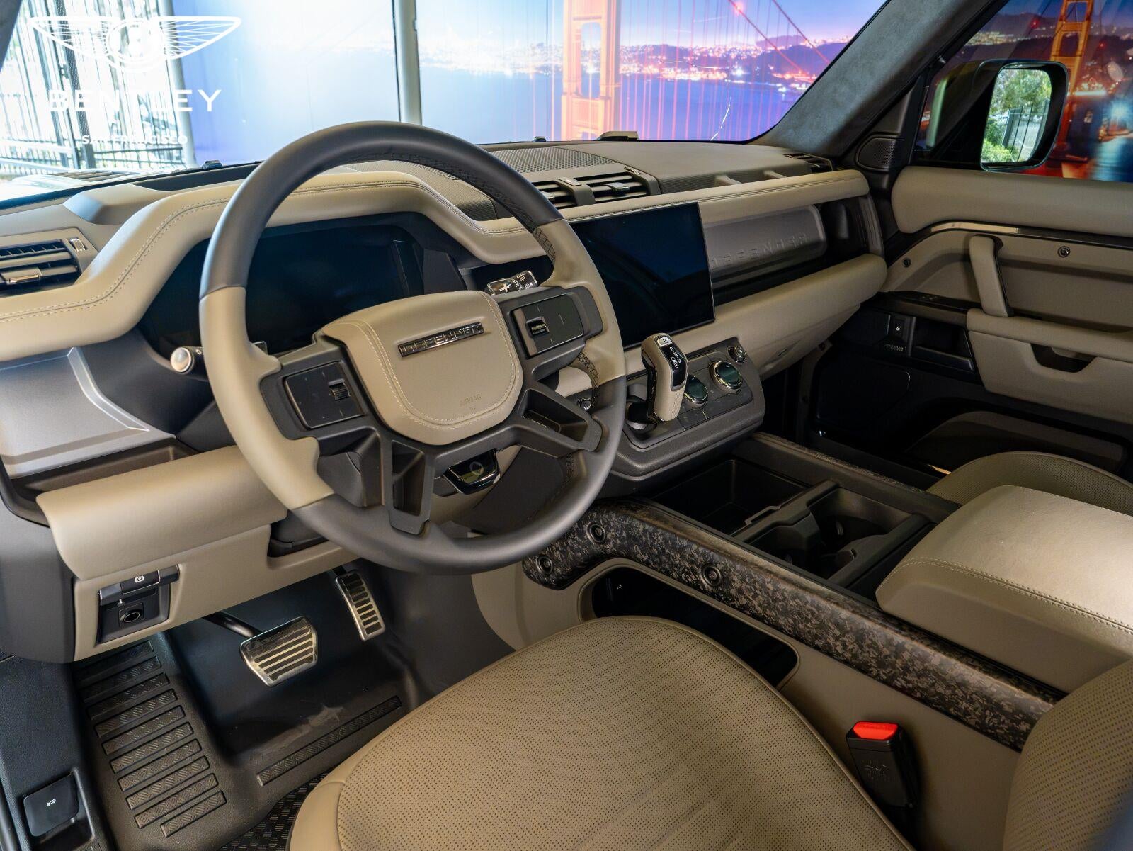 2025 Land Rover Defender URBAN OCTA Edition One