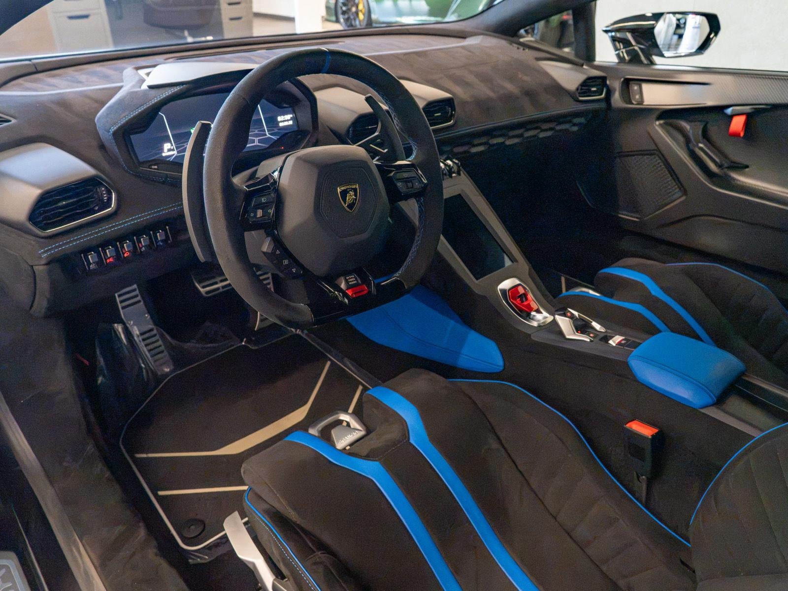 2024 Lamborghini Huracan STO Coupe