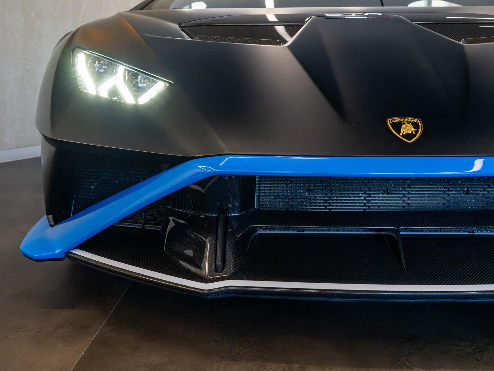 2024 Lamborghini Huracan STO Coupe
