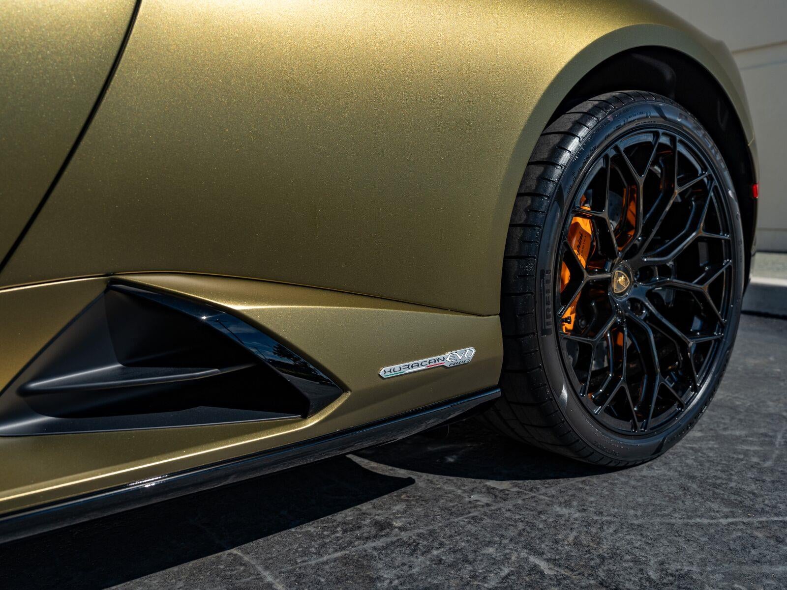2023 Lamborghini Huracan Evo Spyder RWD