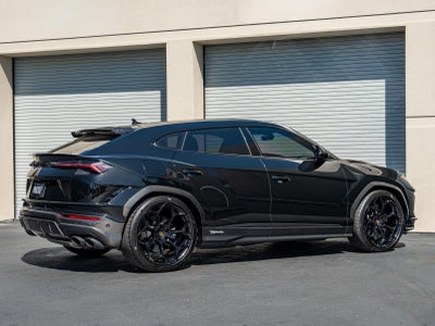 2024 Lamborghini Urus Performante