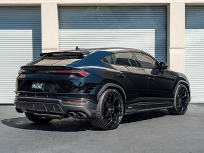 2024 Lamborghini Urus Performante
