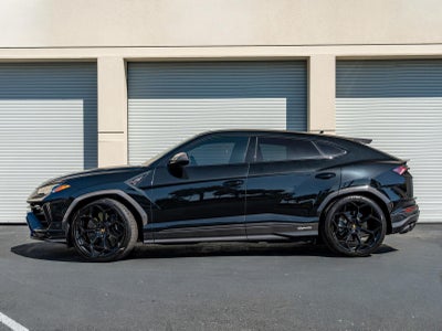 2024 Lamborghini Urus Performante