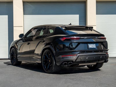 2024 Lamborghini Urus Performante