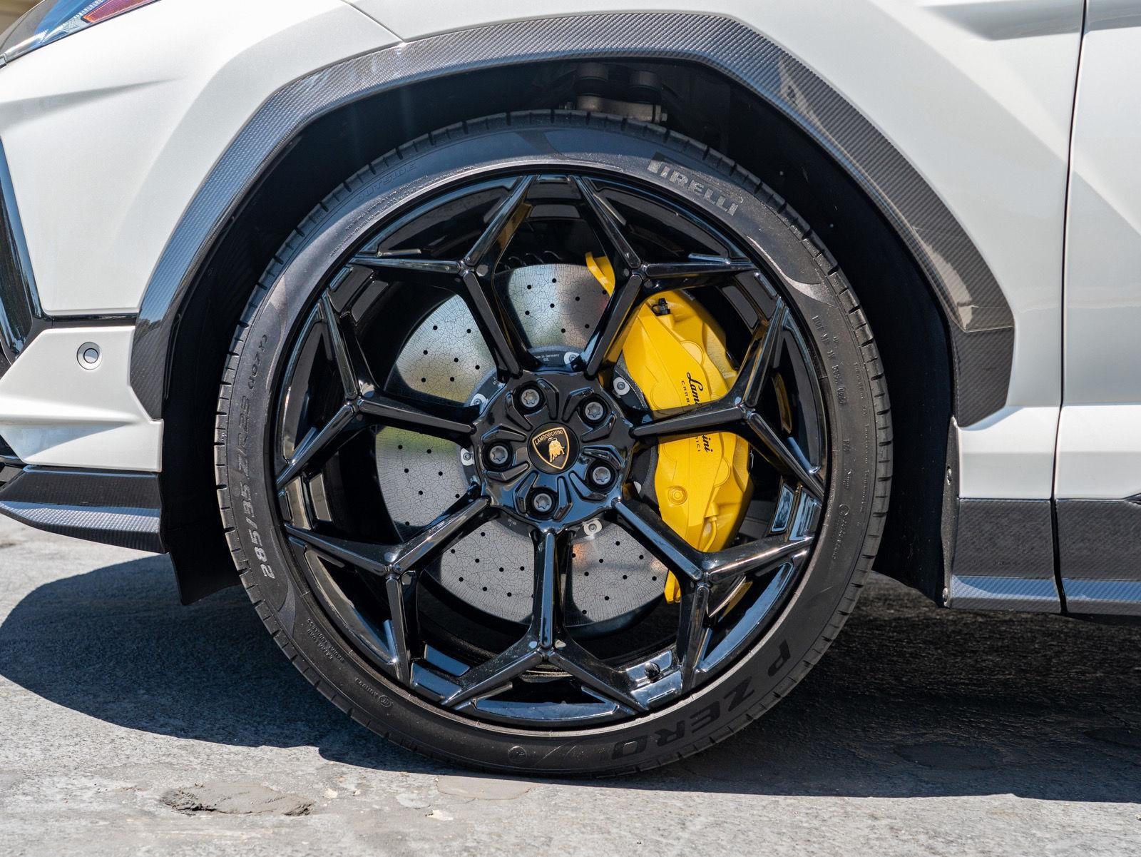 2024 Lamborghini Urus Performante