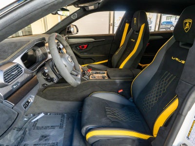2024 Lamborghini Urus Performante