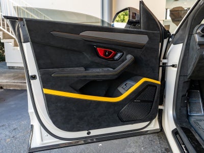 2024 Lamborghini Urus Performante