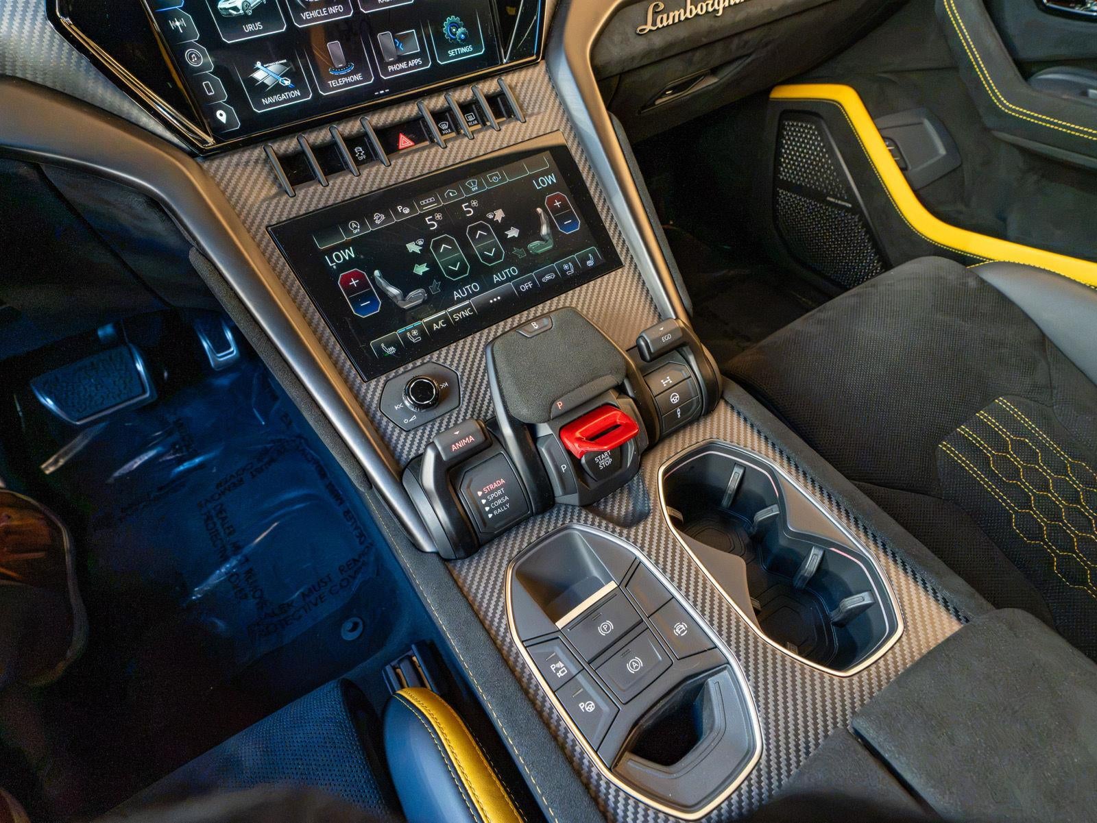 2024 Lamborghini Urus Performante