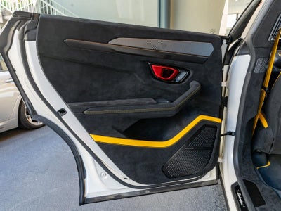 2024 Lamborghini Urus Performante