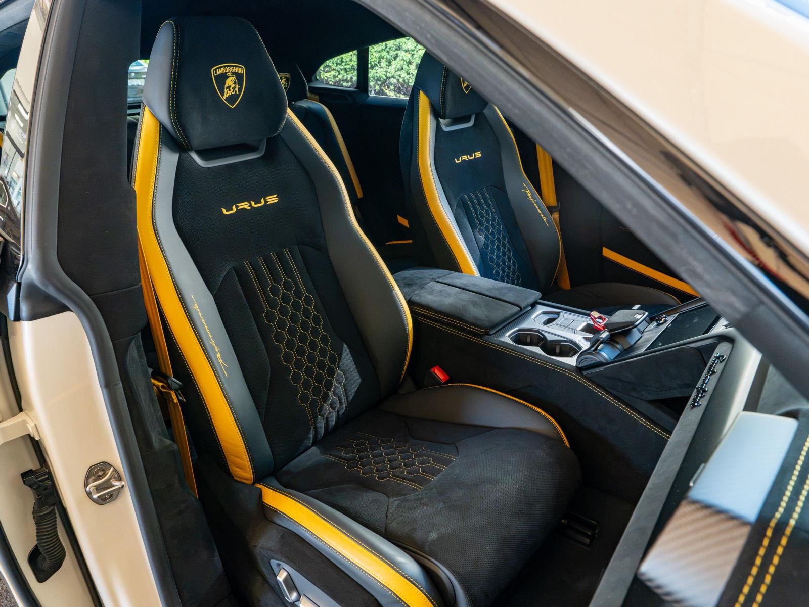 2024 Lamborghini Urus Performante