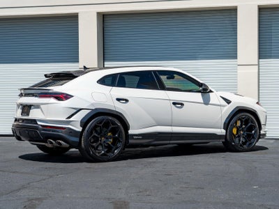 2024 Lamborghini Urus Performante