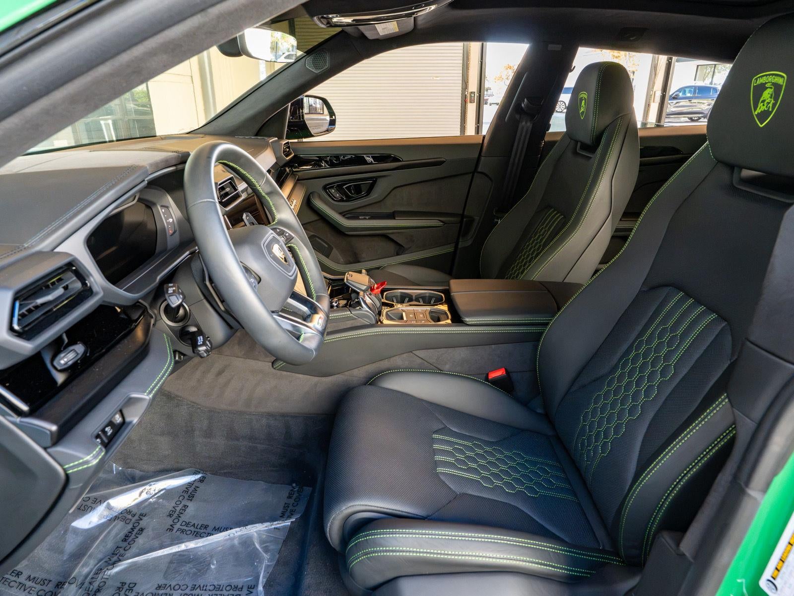 2025 Lamborghini Urus SE