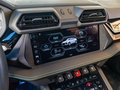 2025 Lamborghini Urus SE