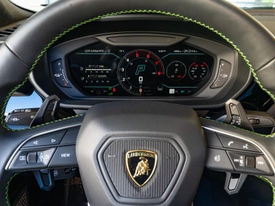 2025 Lamborghini Urus SE