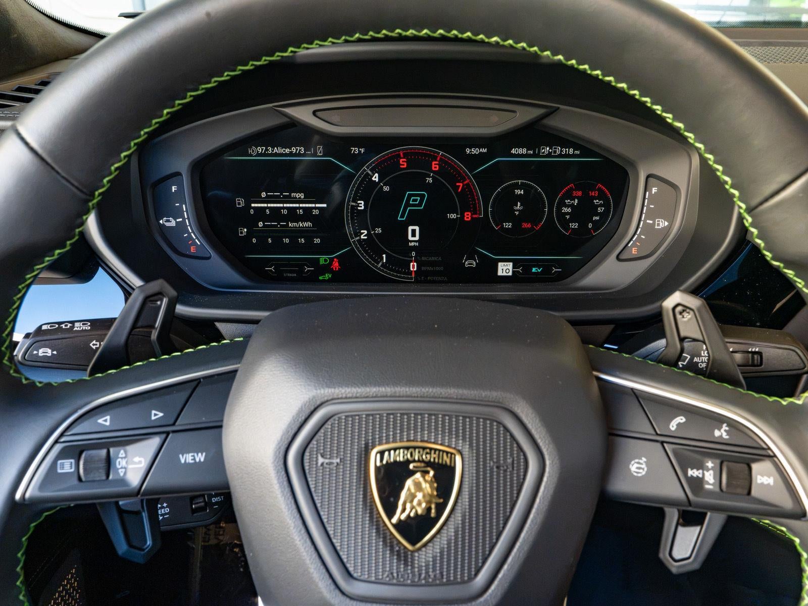 2025 Lamborghini Urus SE