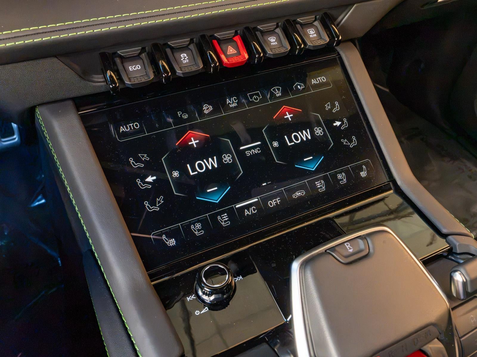 2025 Lamborghini Urus SE