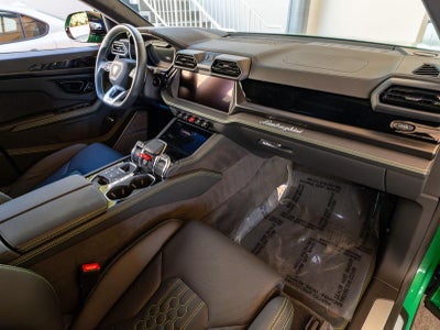 2025 Lamborghini Urus SE