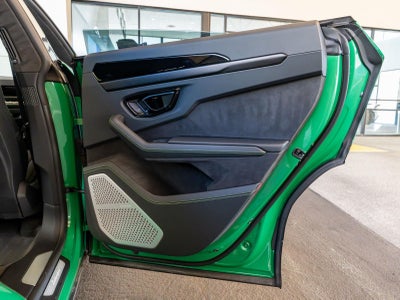 2025 Lamborghini Urus SE